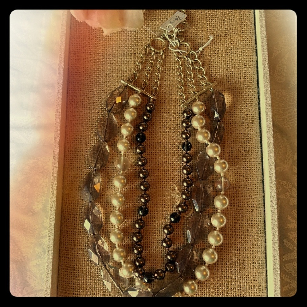 CLASSIC 3 - STRAND FAUX PEARLS